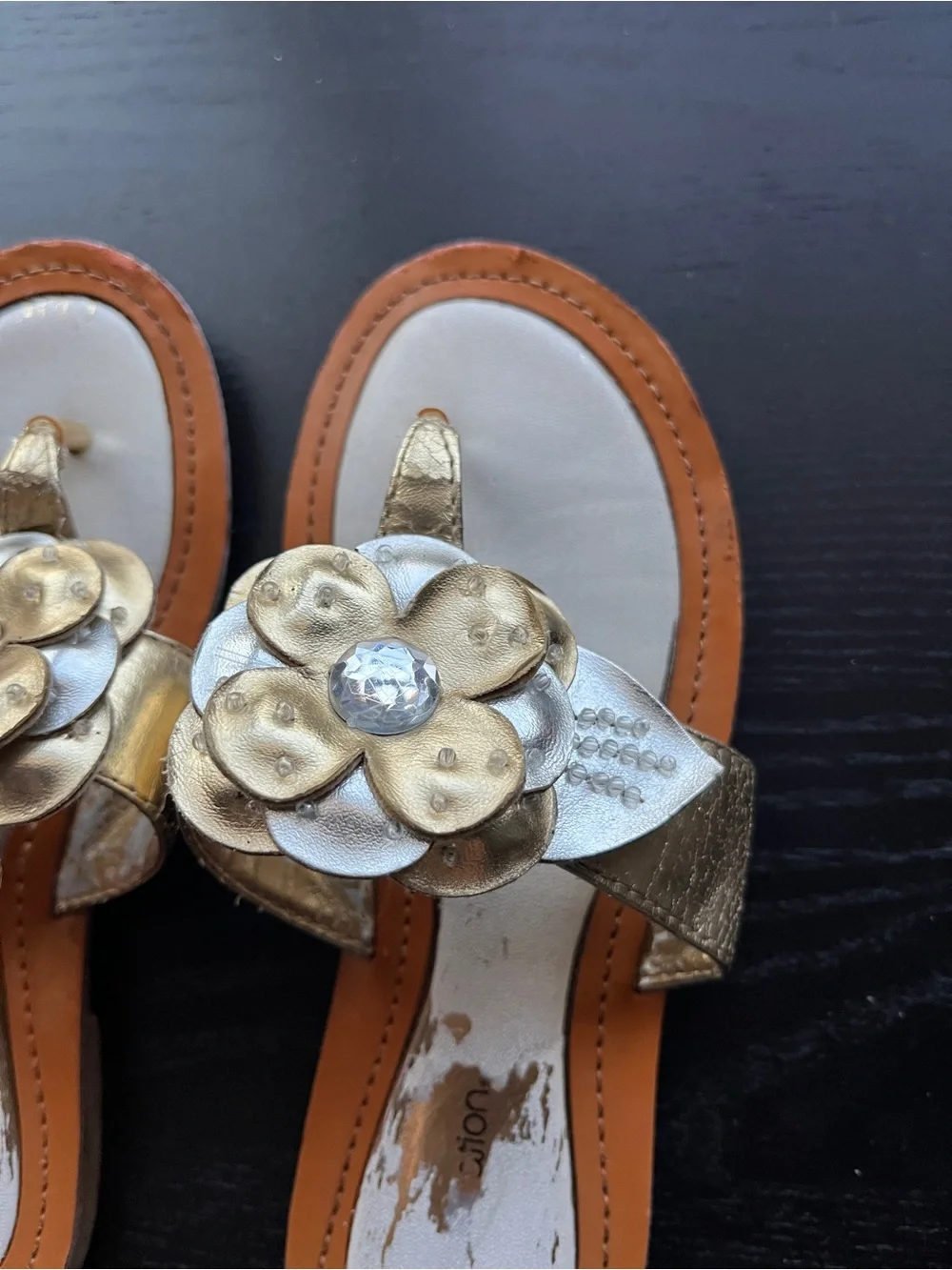 Xhilaration Girls Gold Silver Flower Jeweled Thong Sandals Size 1 Summer